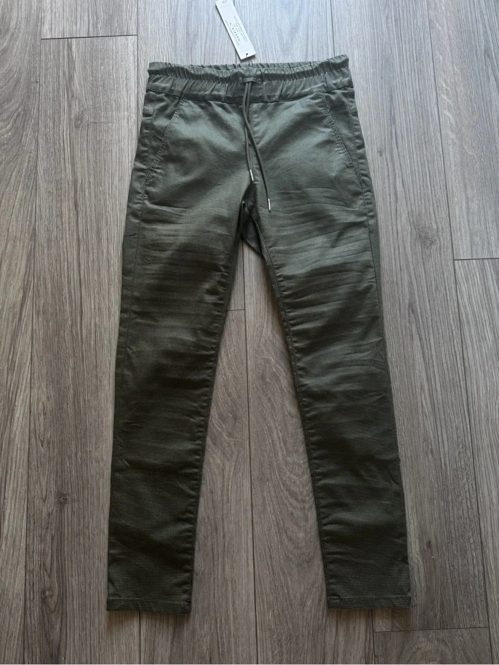 Bevy Flog Green Pull On Skinny Pants‎ Womens Size 25 Stretch Made In Israel NWT
